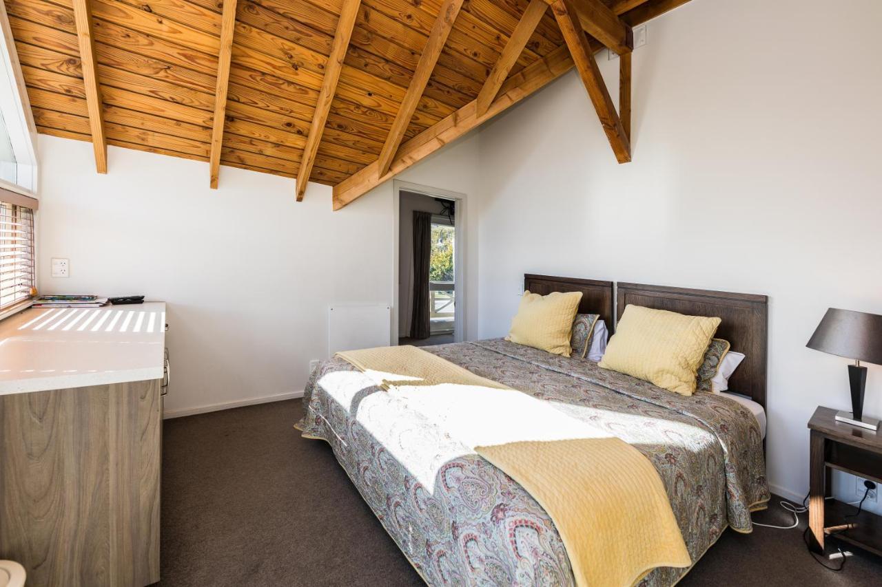 Bold Peak Lodge Queenstown Bagian luar foto