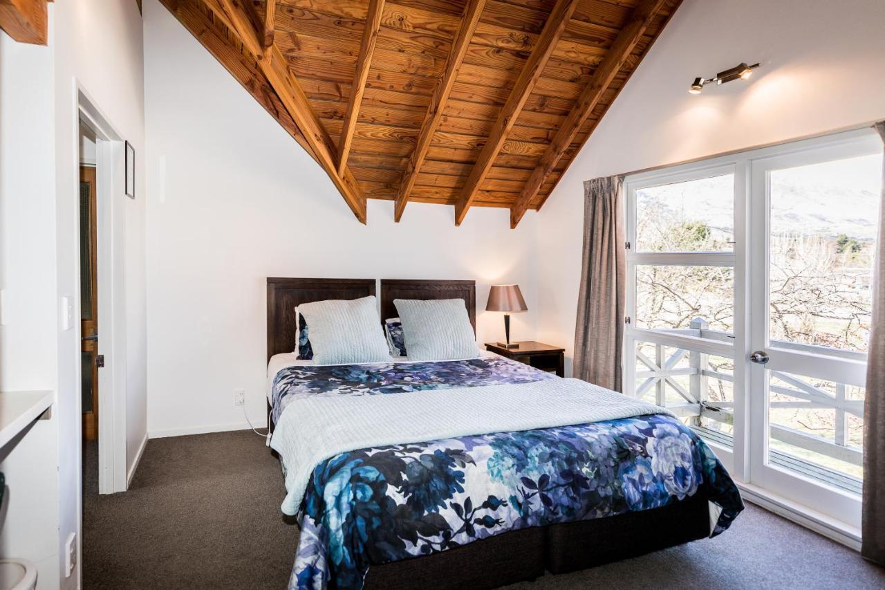 Bold Peak Lodge Queenstown Bagian luar foto