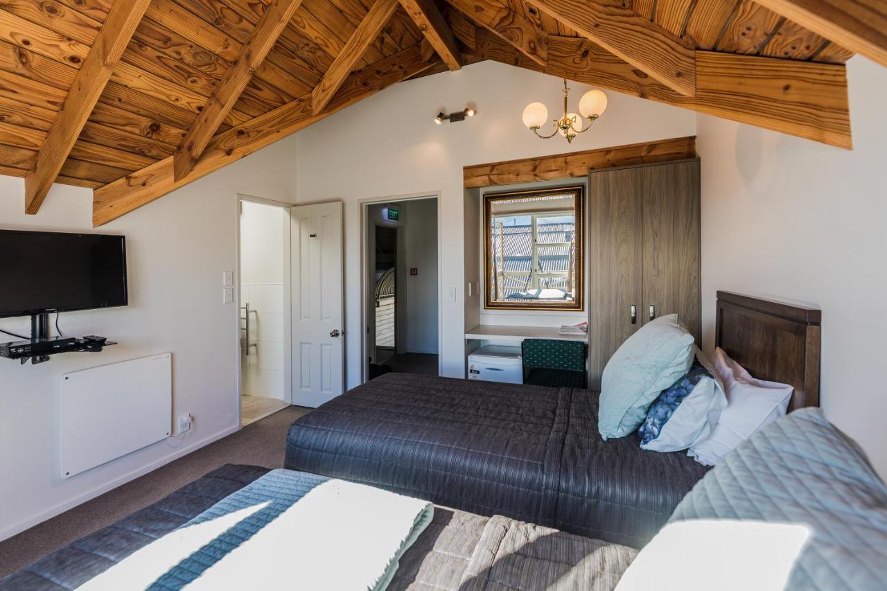 Bold Peak Lodge Queenstown Bagian luar foto